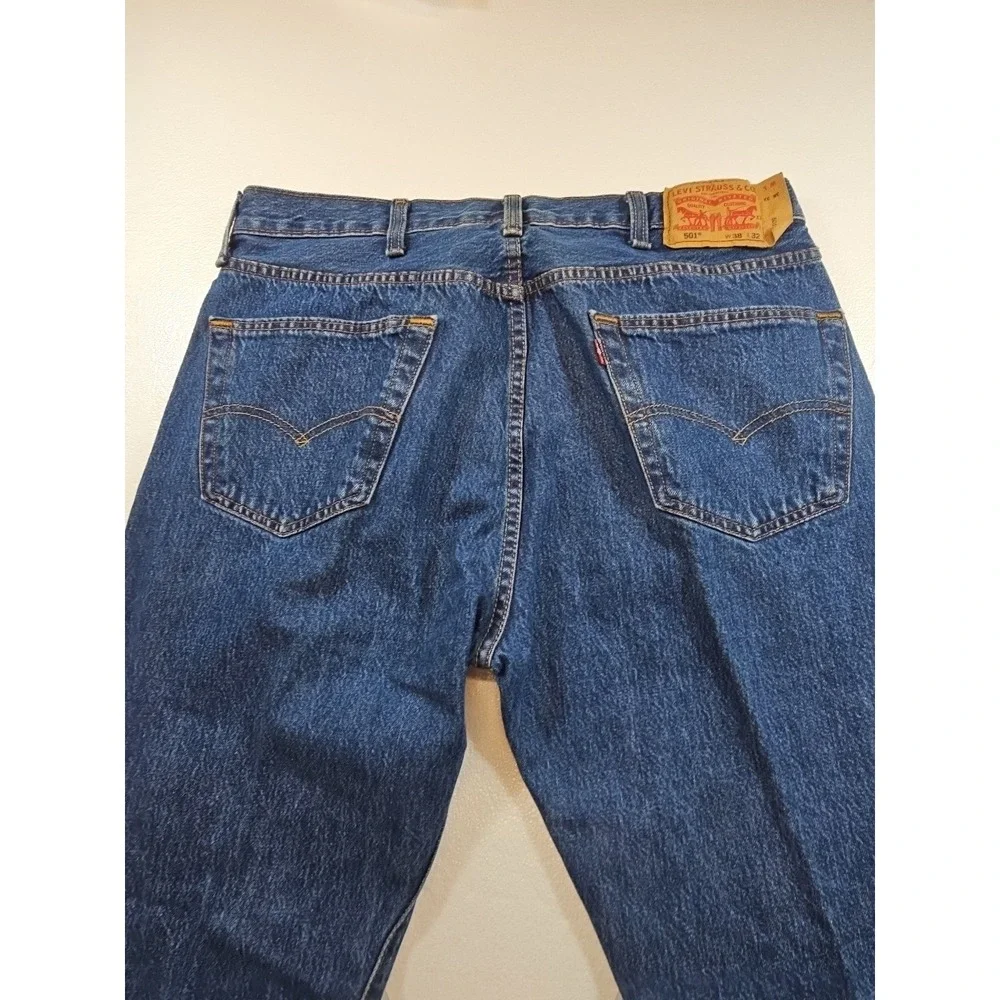 LEVIS 501 Men Size 38x32 Button Fly Original Fit Straight Leg 100% Cotton Jeans